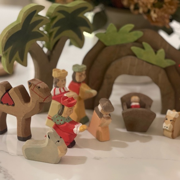 Vintage Nativity Set - Picture 3 of 8